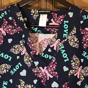 Scrub Studio Top Women's L Navy Butterfly Cotton Poly Pockets V-Neck SS Scrubs